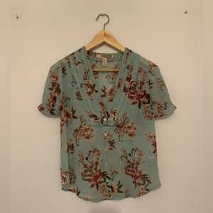 Forever 21 sheer flower top size xs